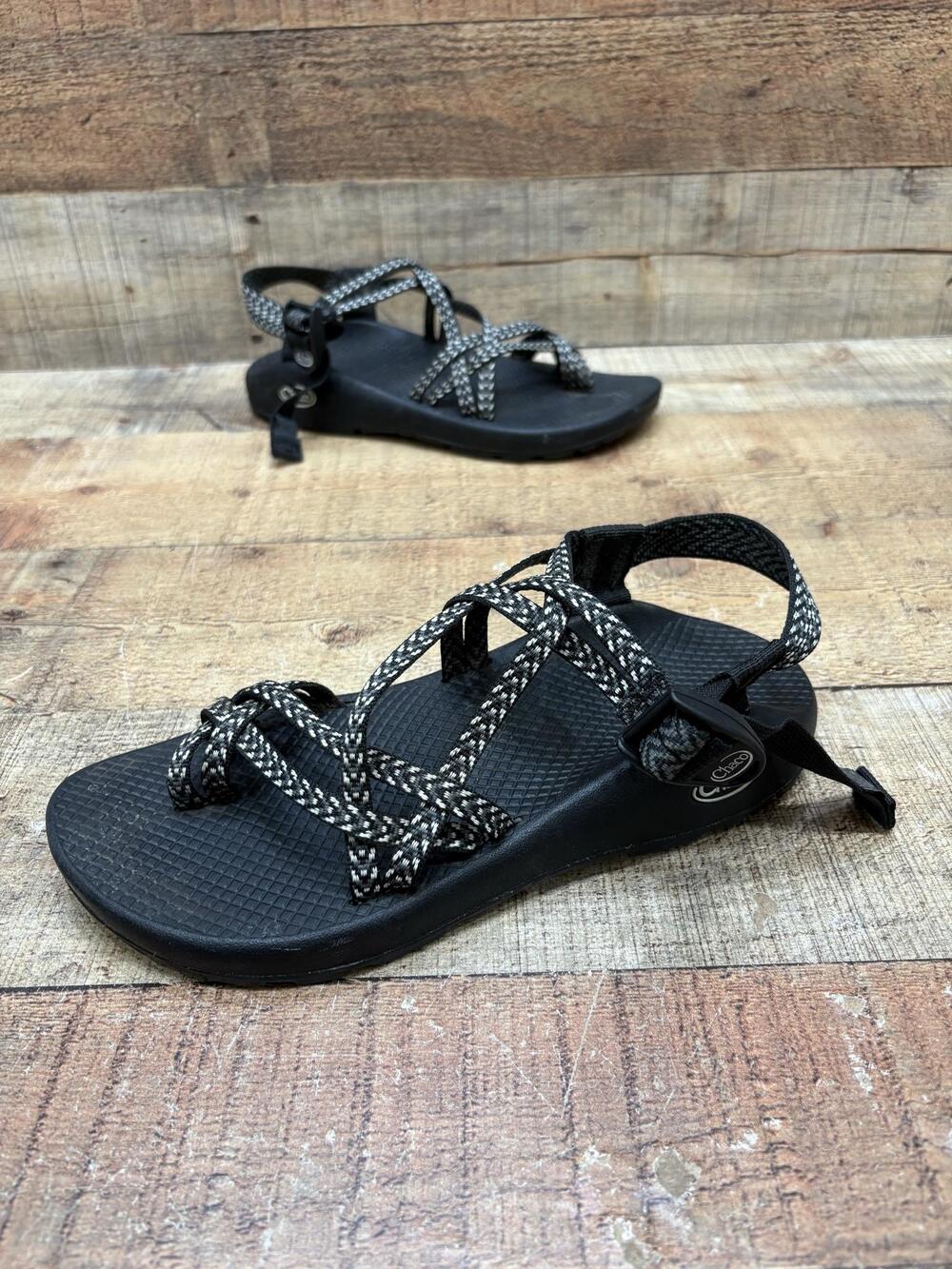 Chaco Sandals Womens Size 8 38.5 Black Strappy Adjustable Outdoor Comfort Shoes